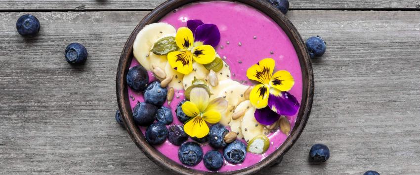 فوائد التوت للبشرة