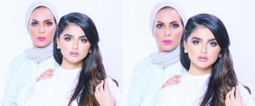 حلا الترك ووالدتها