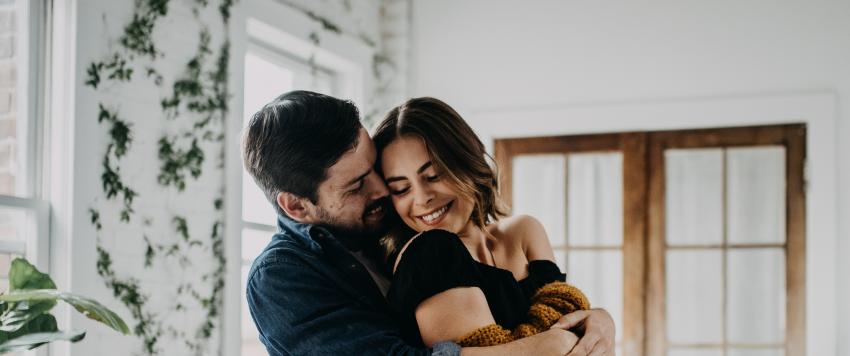 إليك 9 طرق لإثارته جنسيًا