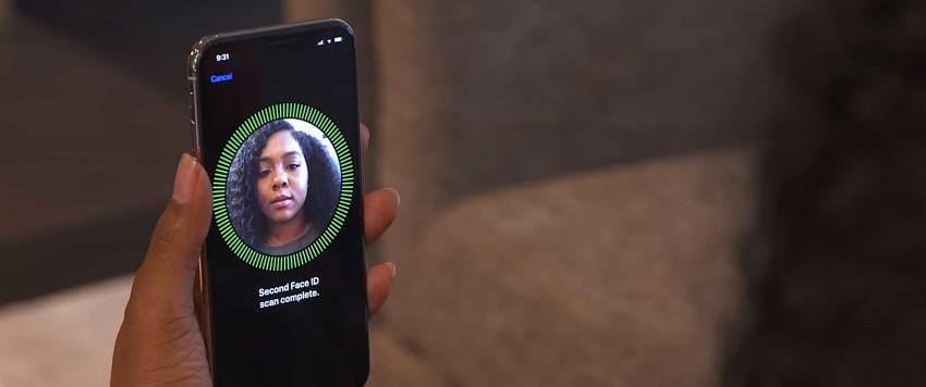 آبل تجد الحل بعد الخلل في خاصية " Face ID" بسبب الكمامات خلال أزمة كورونا