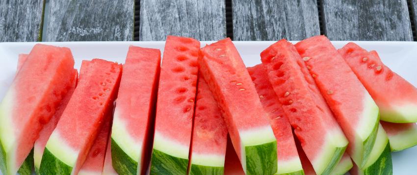 تقطيع البطّيخ