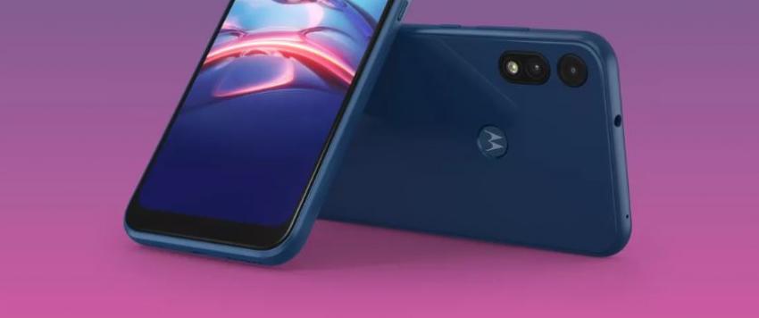 موتورولا تطلق إصدارين جديدين من هواتفها الذكية 