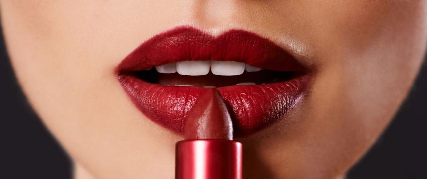 كيف تختارين حمرة الشفاه المناسبة لكِ في حفلات الزفاف