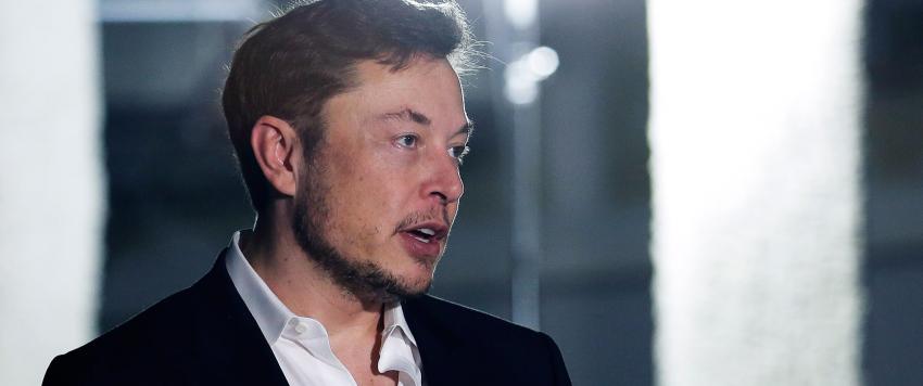 إيلون ماسك يكشف عن رقاقة NEURALINK التي تربط الدماغ بالكمبيوتر