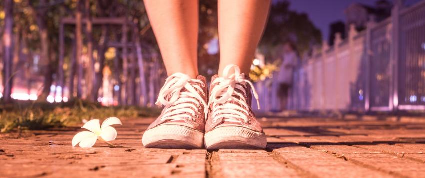 ١٠ أنواع من الأحذية المريحة احرصي على ارتدائها هذا العام (صور)