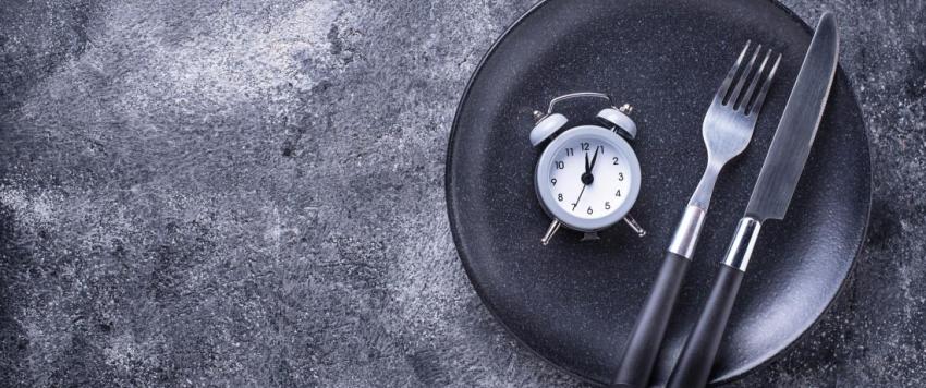 8 فوائد صحية مثبتة علميًا للصيام