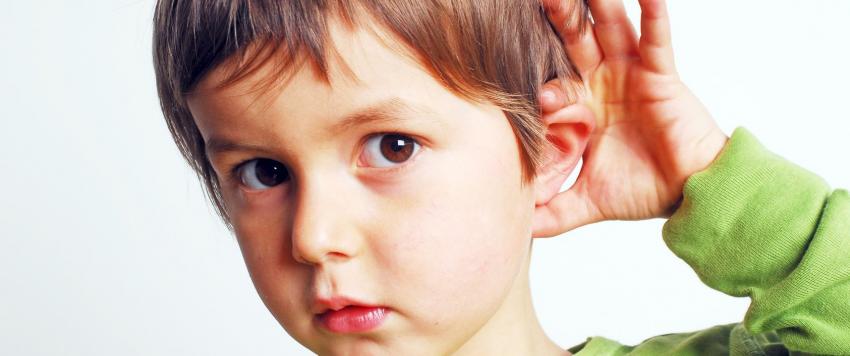 نصائح للتواصل مع الطّفل الأصمّ أو ضعيف السّمع