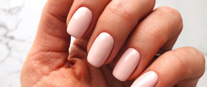 ألوان طلاء الأظافر