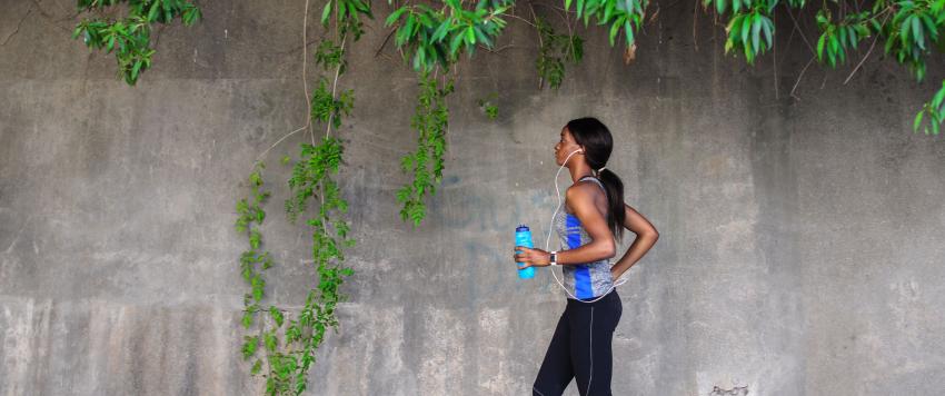 هل المشي لمدة ساعة يوميًا يساعد على إنقاص الوزن فعلًا؟ 