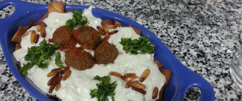 فتة كفتة الدجاج على طريقة منال العالم