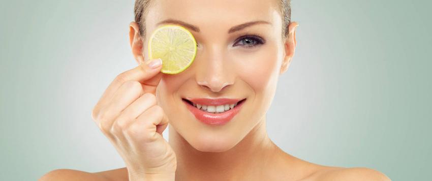 تعرفي على طريقة مذهلة لاستخدام الليمون للتخلص من حب الشباب