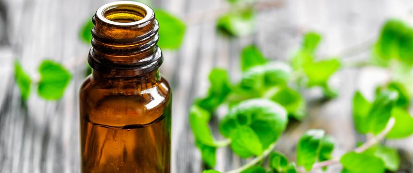 4 أسباب ستدفعك لاستخدام زيت النعناع للشعر