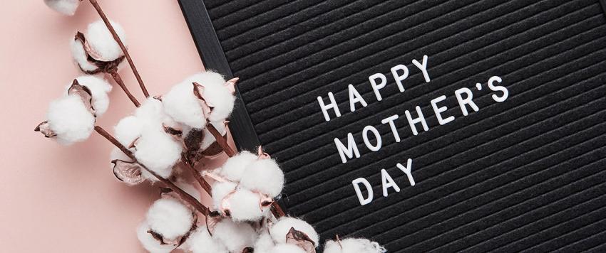  الذهب اختيارات النجوم لأمهاتهم في عيدهم