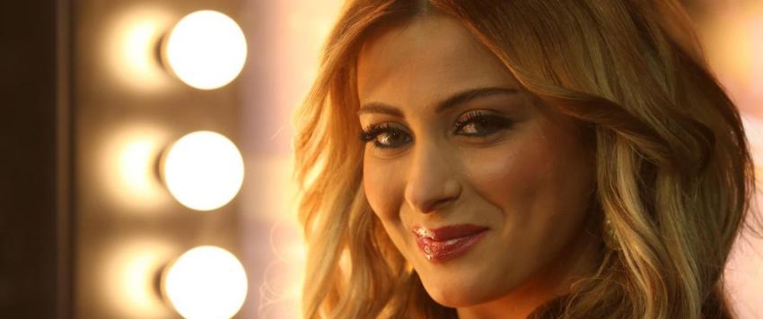 فرح يوسف ترد على منتقدي تقديمها واجب العزاء في الناشطة سارة حجازي وتوجه رسالة لمؤيديها (فيديو)