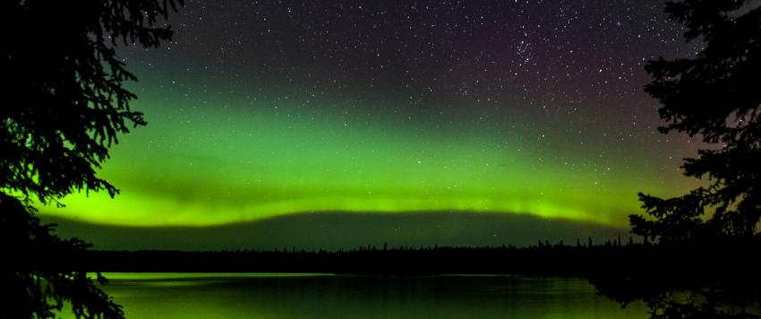 ضوء أخضر غريب يثير ذعر سكان أستراليا