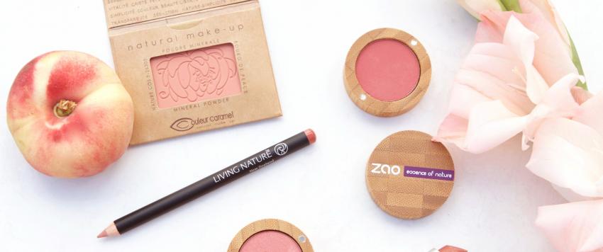 صديق للبيئة.. إليك ما تحتاجين معرفته عن المكياج النباتي والعضوي