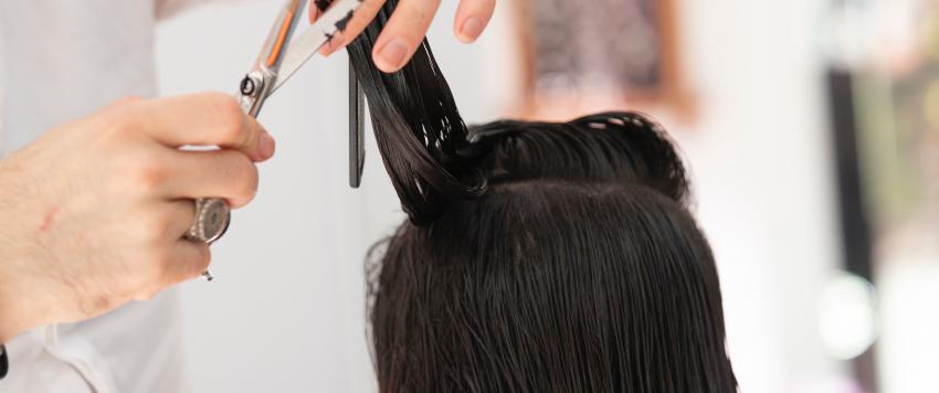  طرق فعالة للحفاظ على شعرك من التساقط خلال الصيف وأخرى تحميه من الشمس