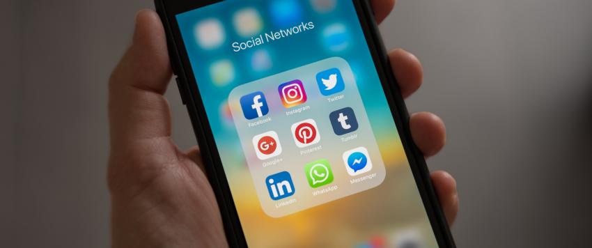 كيف يمكنك التفاعل عبر السوشيال ميديا دون ايذاء احد