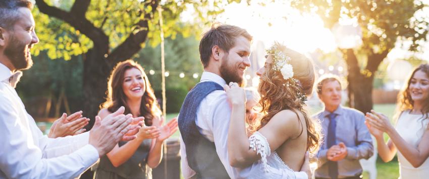 هل تم إلغاء حفل زفافك بسبب فيروس كورونا؟ هذا لمصلحتكِ