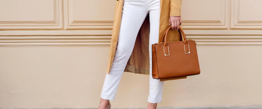 سراويل الجينز البيضاء