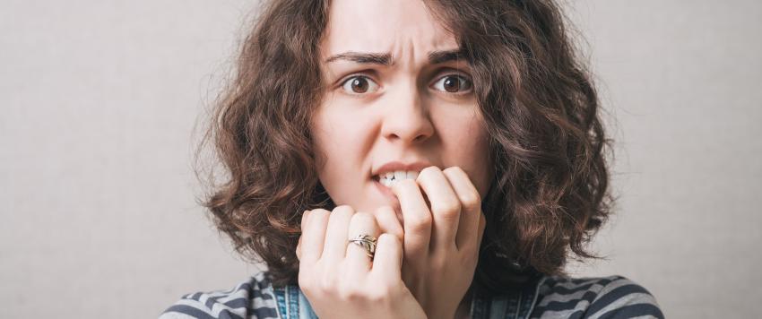 قضم الأظافر