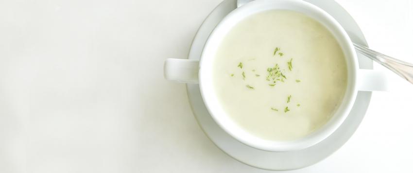 شوربة بيضاء بالخضار