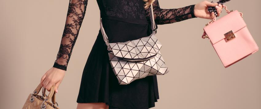 حقائب المشاهير من الماركات العالمية التي لا تنضب موضتها
