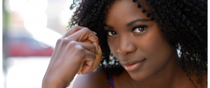 بطرق طبيعية وآمنة... اعرفي كيف تعززي مرونة بشرتك؟  