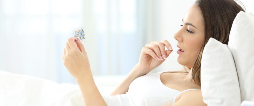 ما هي أعراض انخفاض هرمون الأستروجين لدى النساء وكيف يتم العلاج؟