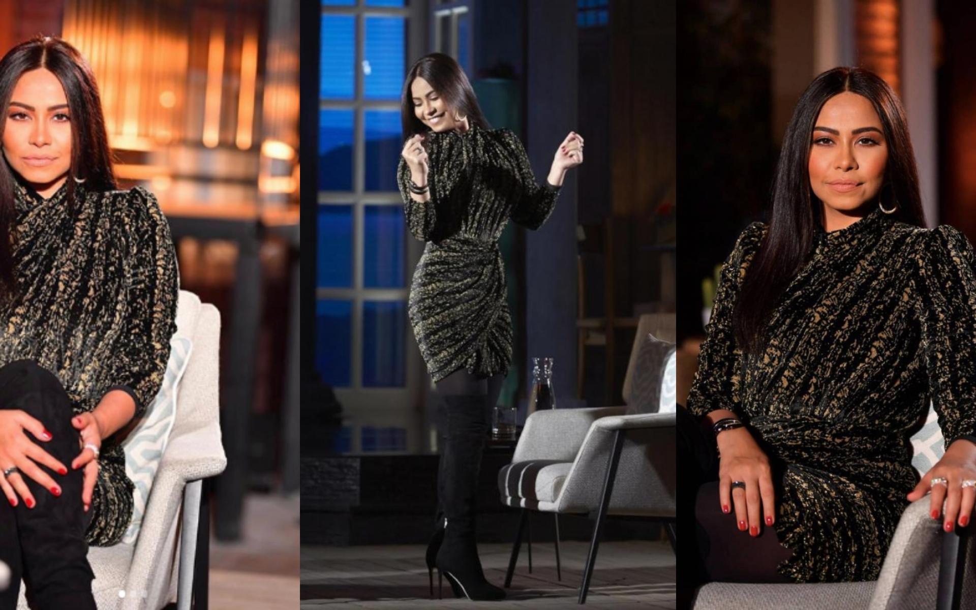 خلال إستضافة شيرين في أحد البرامج، إختارت فستان قصير مميز ونسقت معه "بوت" عالي باللون الأسود